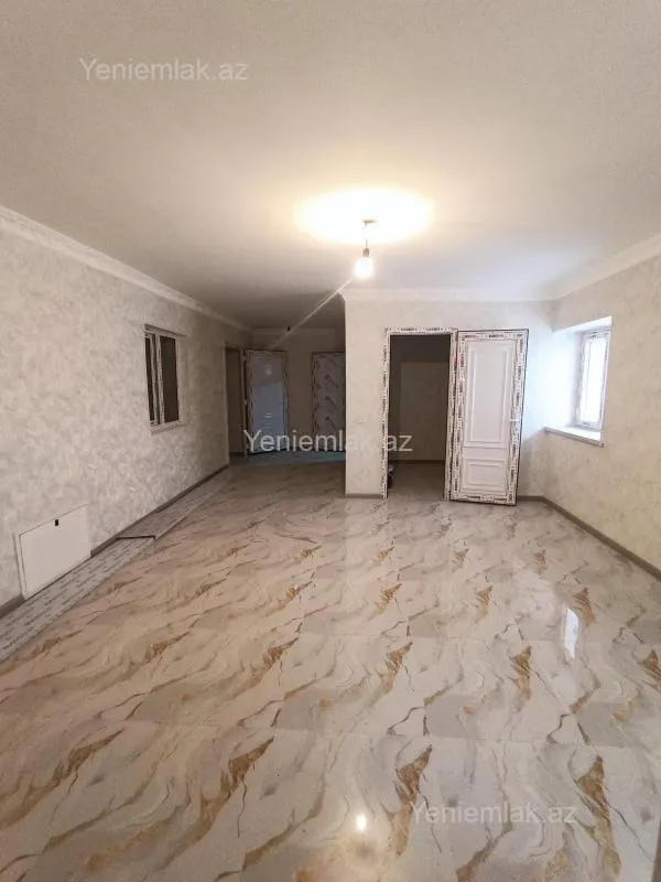 Satılır 7 otaqlı həyət evi 180 m²