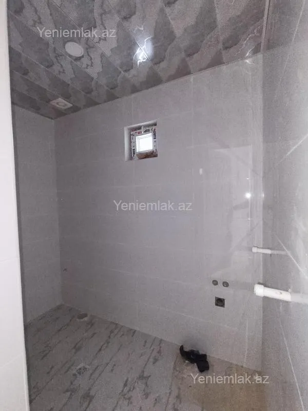 Satılır 7 otaqlı həyət evi 180 m²