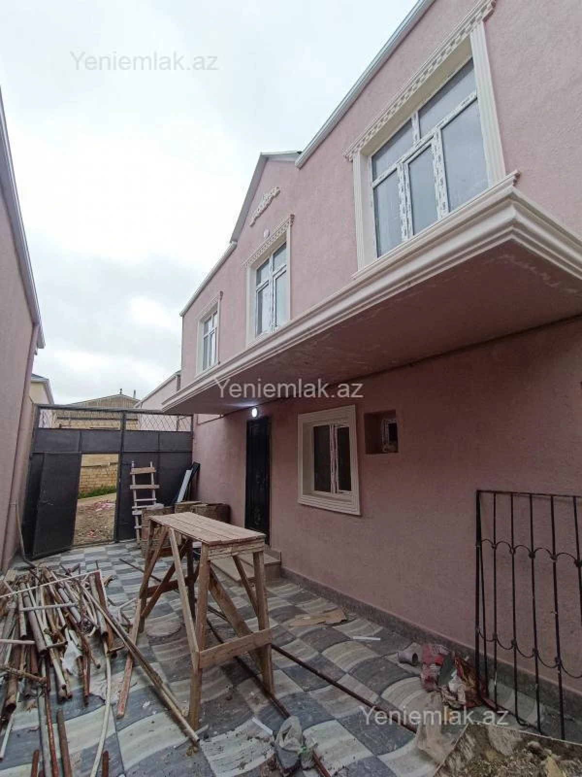Satılır 7 otaqlı həyət evi 180 m²