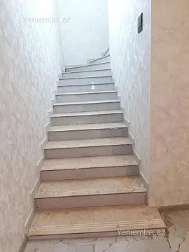 Satılır 7 otaqlı həyət evi 180 m²