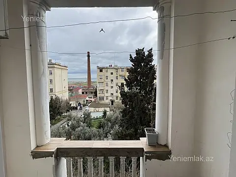 Satılır 2 otaqlı köhnə tikili 60 m²