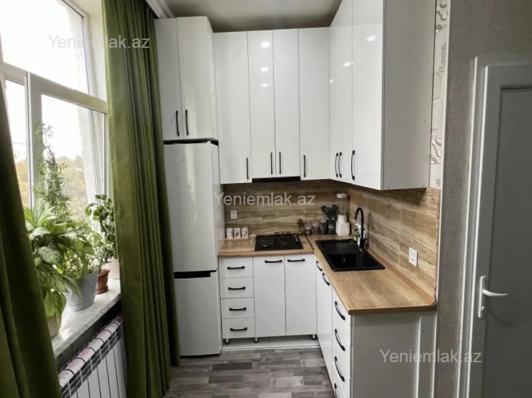 Satılır 2 otaqlı köhnə tikili 60 m²
