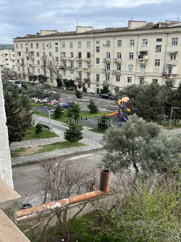 Satılır 2 otaqlı köhnə tikili 60 m²