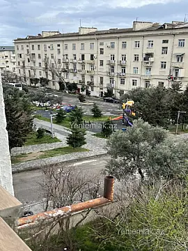 Satılır 2 otaqlı köhnə tikili 60 m²