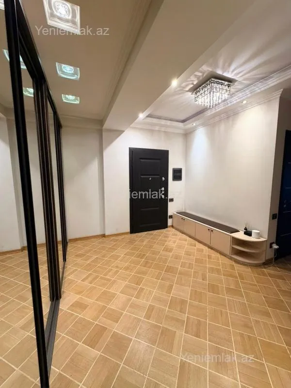 Satılır 4 otaqlı yeni tikili 150 m²