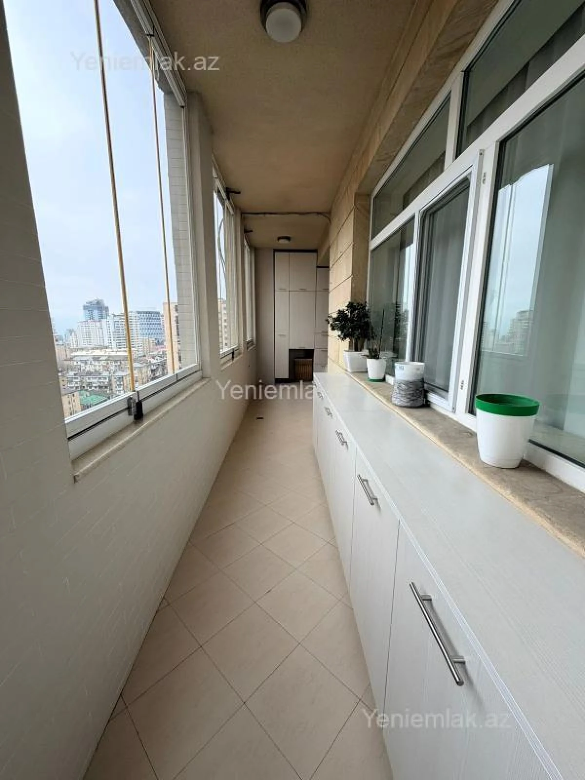 Satılır 4 otaqlı yeni tikili 150 m²