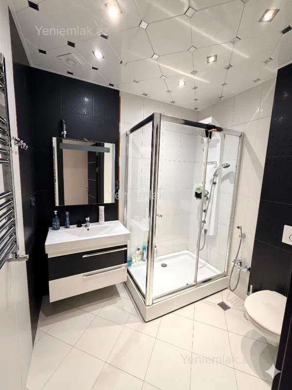 Satılır 4 otaqlı yeni tikili 150 m²