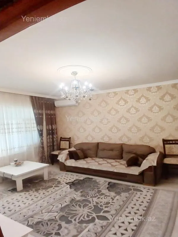 Satılır 4 otaqlı köhnə tikili 100 m²