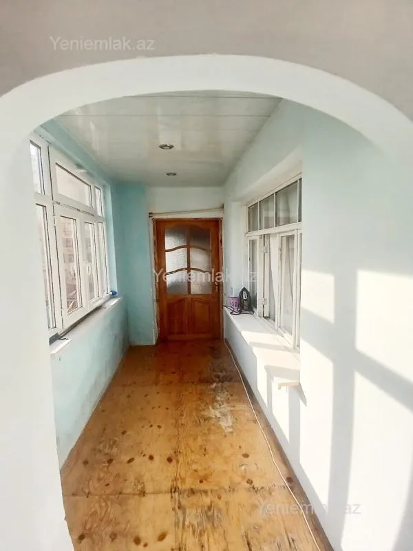 Satılır 4 otaqlı köhnə tikili 100 m²