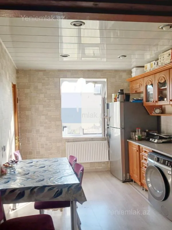 Satılır 4 otaqlı köhnə tikili 100 m²