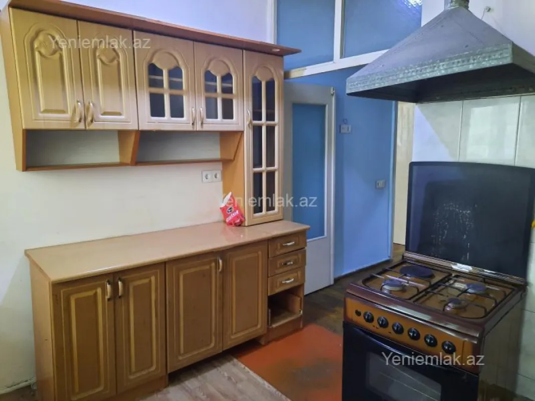 Satılır 5 otaqlı köhnə tikili 120 m²