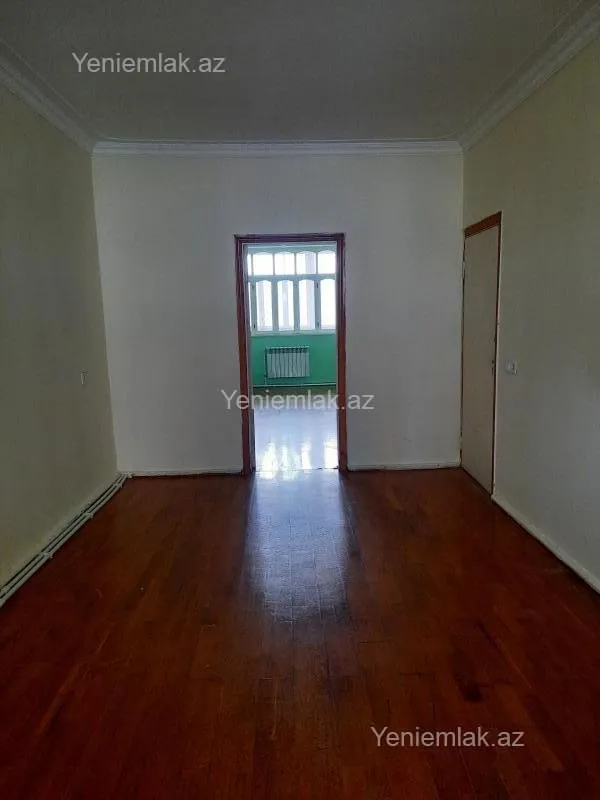 Satılır 5 otaqlı köhnə tikili 120 m²