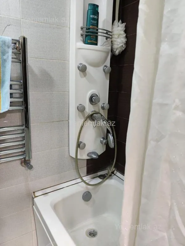 Satılır 3 otaqlı köhnə tikili 100 m²