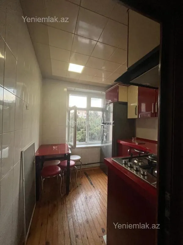 Satılır 3 otaqlı köhnə tikili 78 m²