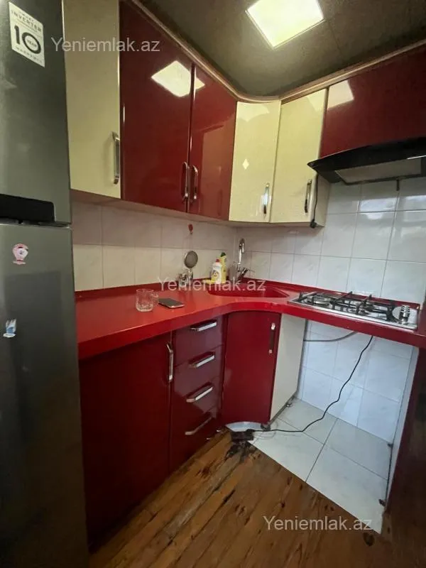 Satılır 3 otaqlı köhnə tikili 78 m²