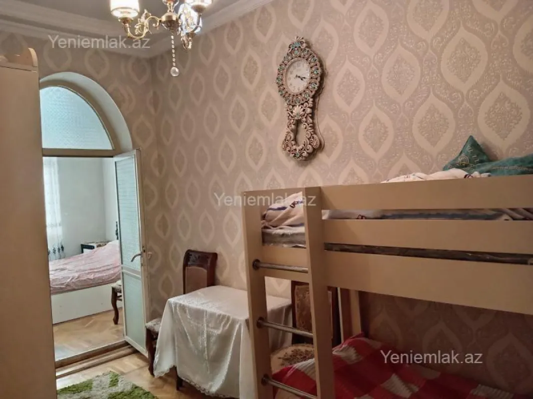 Satılır 3 otaqlı köhnə tikili 72 m²