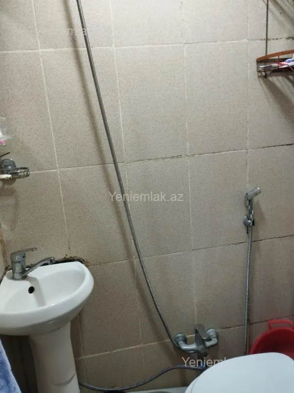 Satılır 1 otaqlı köhnə tikili 20 m²