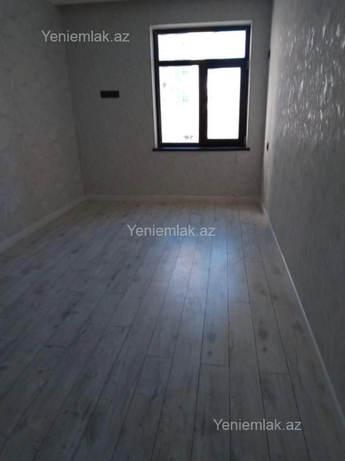 Satılır 4 otaqlı köhnə tikili 85 m²