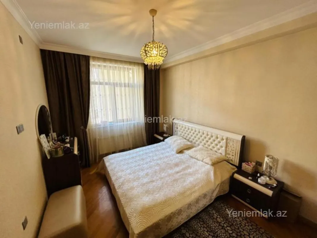 Satılır 5 otaqlı yeni tikili 180 m²