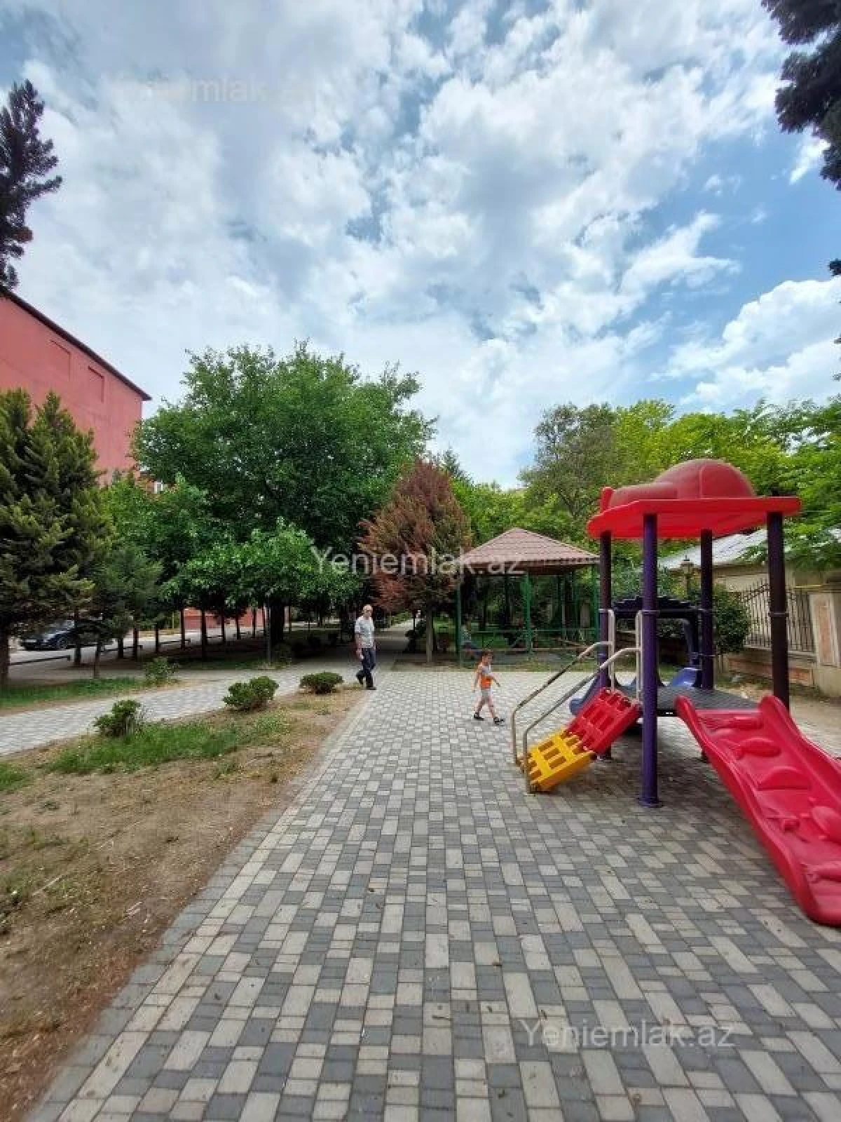 Satılır 3 otaqlı köhnə tikili 70 m²