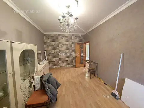 Satılır 3 otaqlı köhnə tikili 70 m²