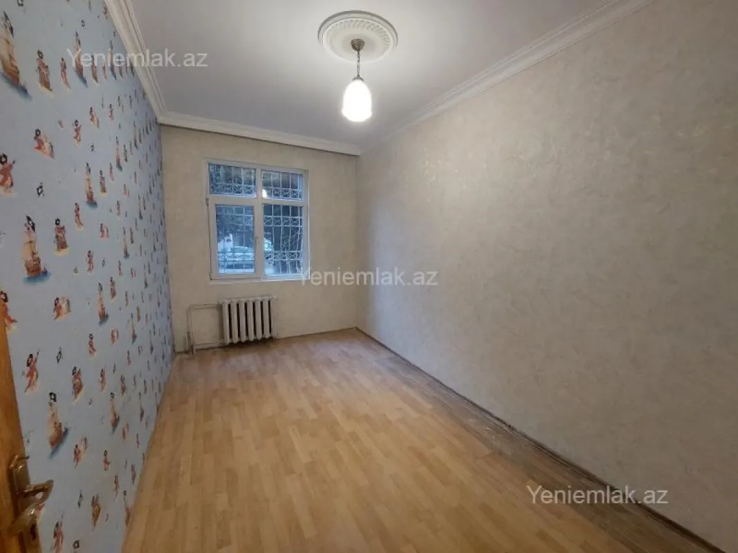 Satılır 3 otaqlı köhnə tikili 70 m²