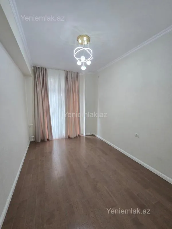 Satılır 3 otaqlı yeni tikili 70 m²