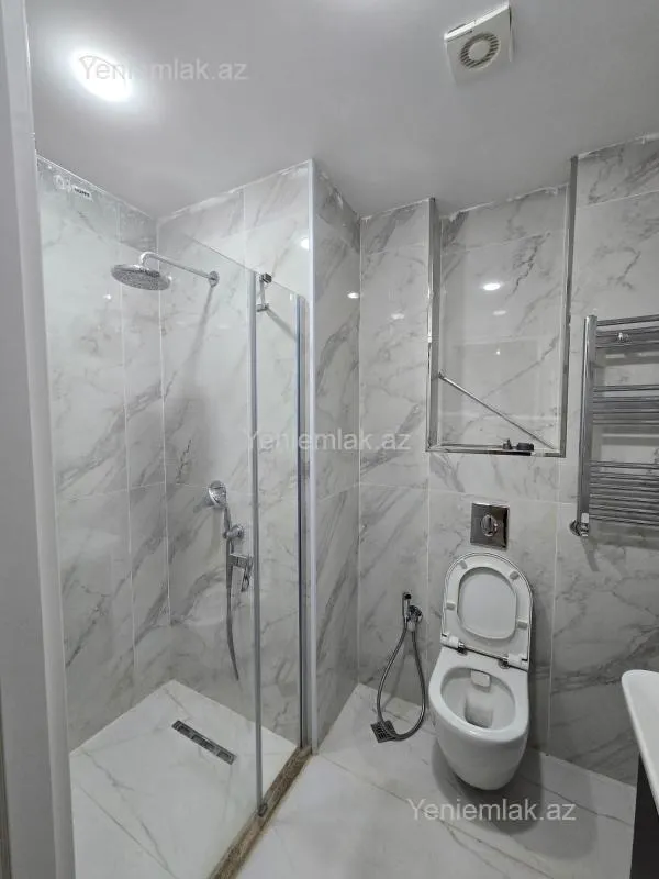 Satılır 3 otaqlı yeni tikili 70 m²