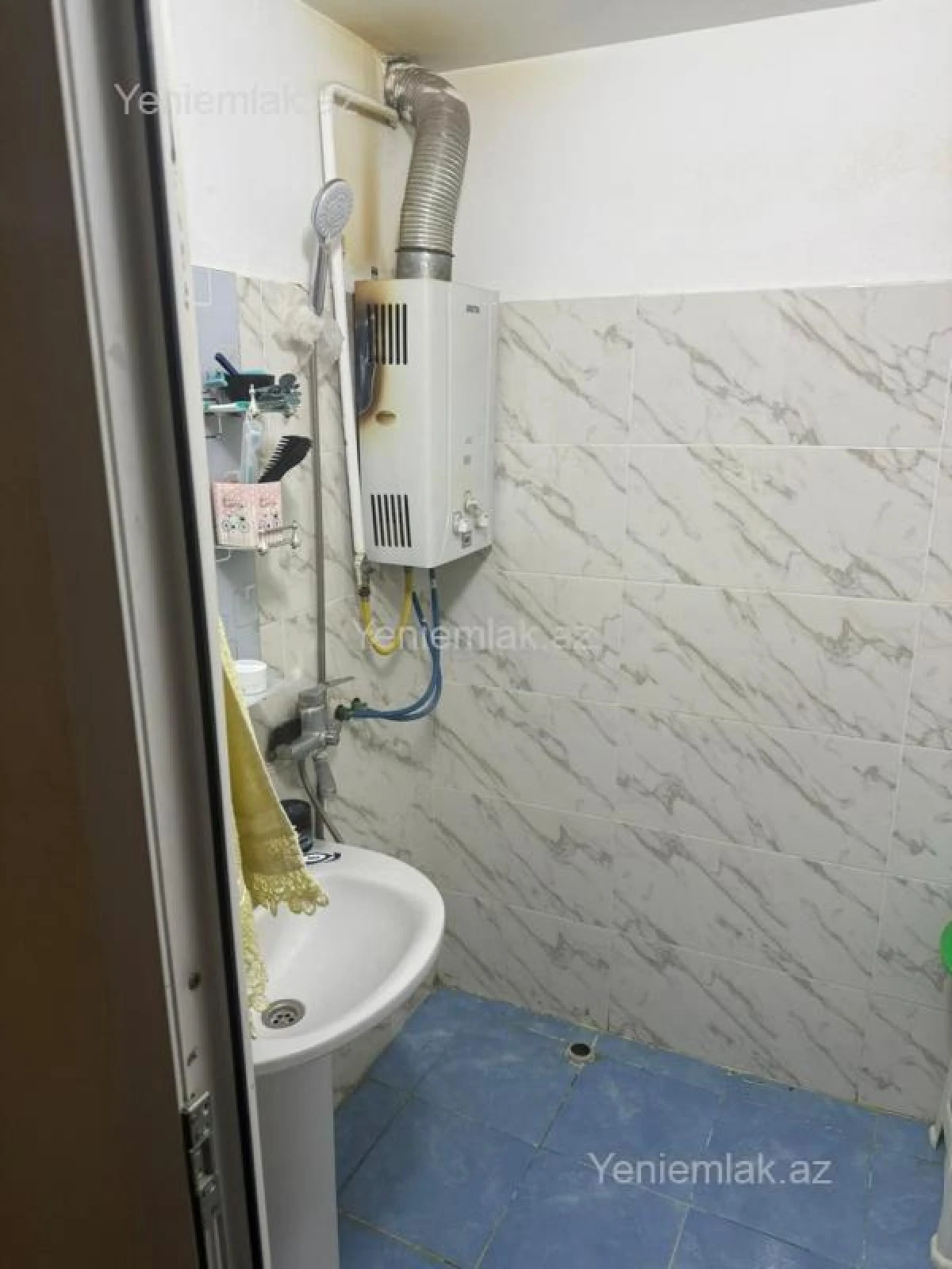 Satılır 2 otaqlı köhnə tikili 55 m²