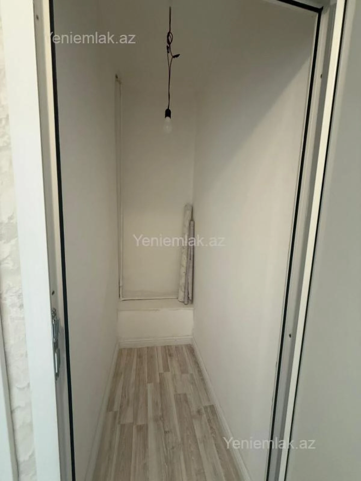 Satılır 2 otaqlı köhnə tikili 60 m²