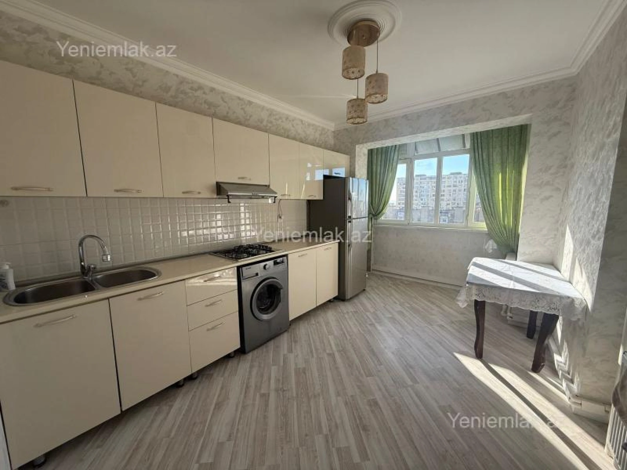 Satılır 2 otaqlı köhnə tikili 60 m²