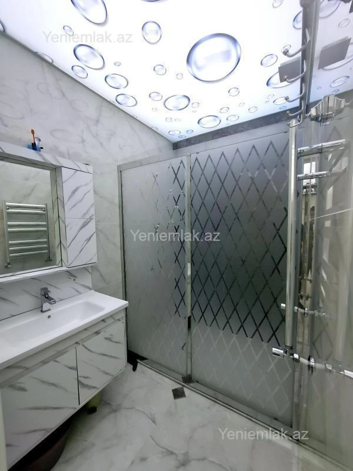 Satılır 3 otaqlı yeni tikili 140 m²