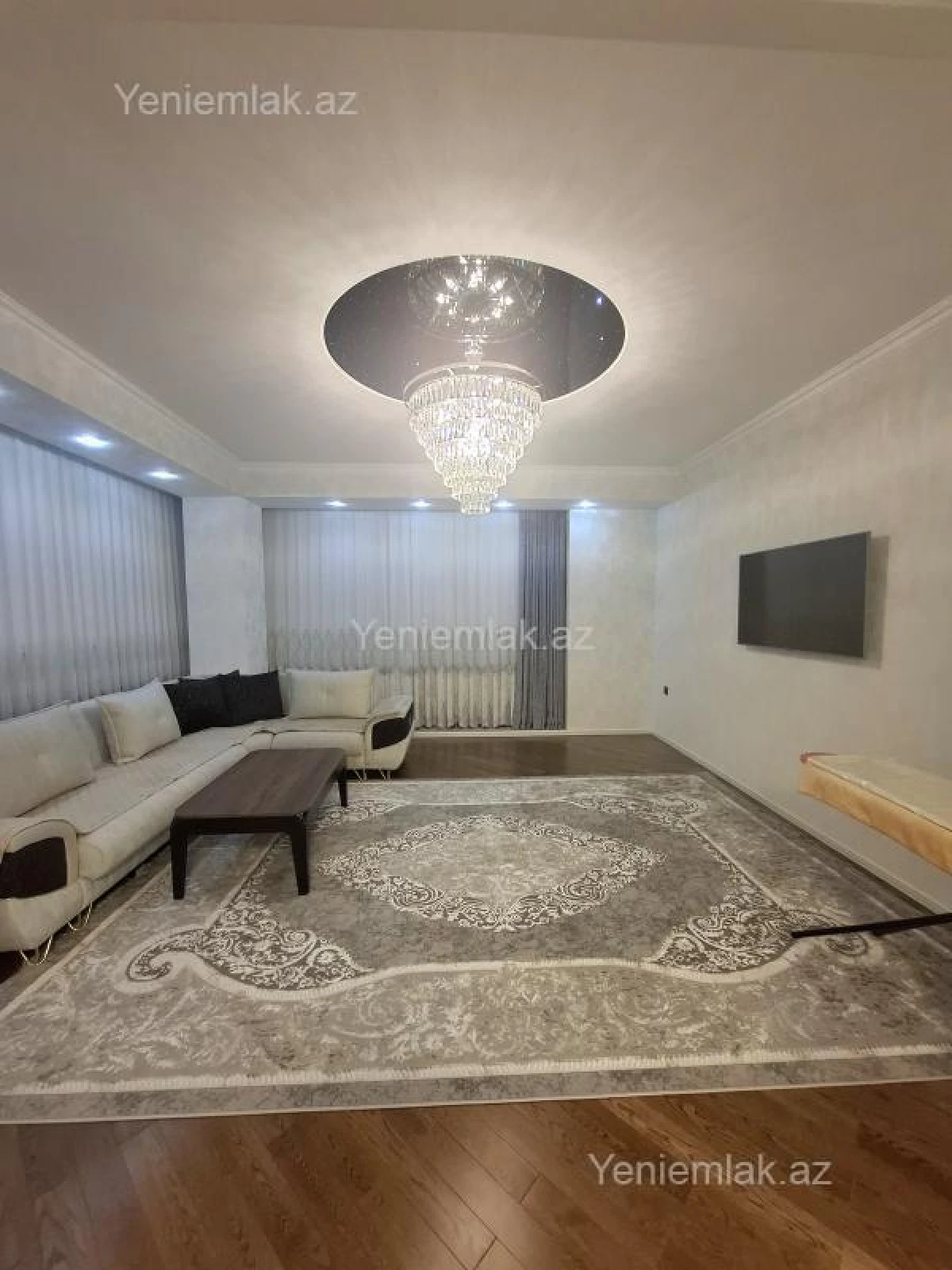 Satılır 3 otaqlı yeni tikili 140 m²