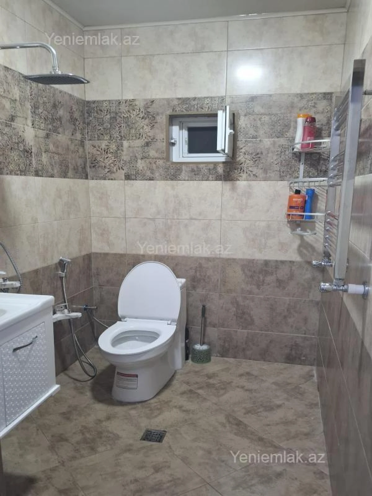 Satılır 5 otaqlı həyət evi 130 m²