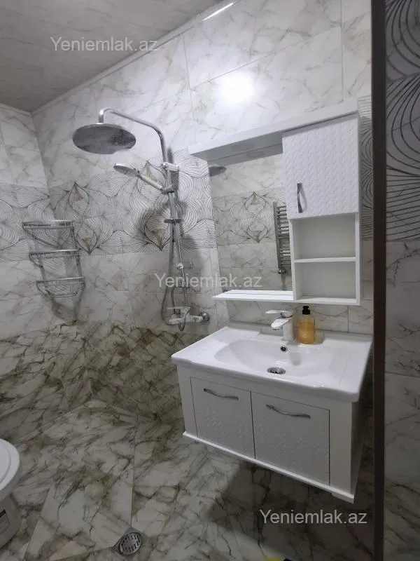 Satılır 5 otaqlı həyət evi 130 m²