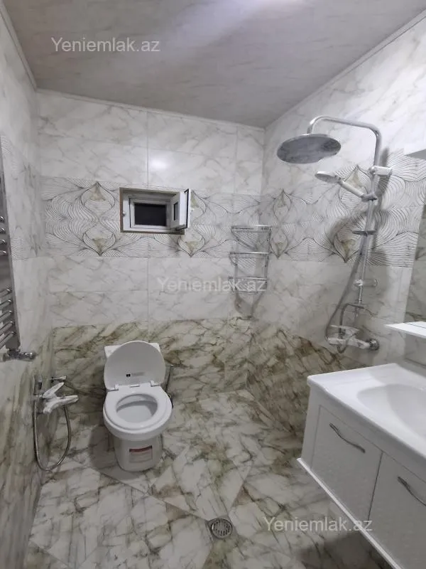 Satılır 5 otaqlı həyət evi 130 m²
