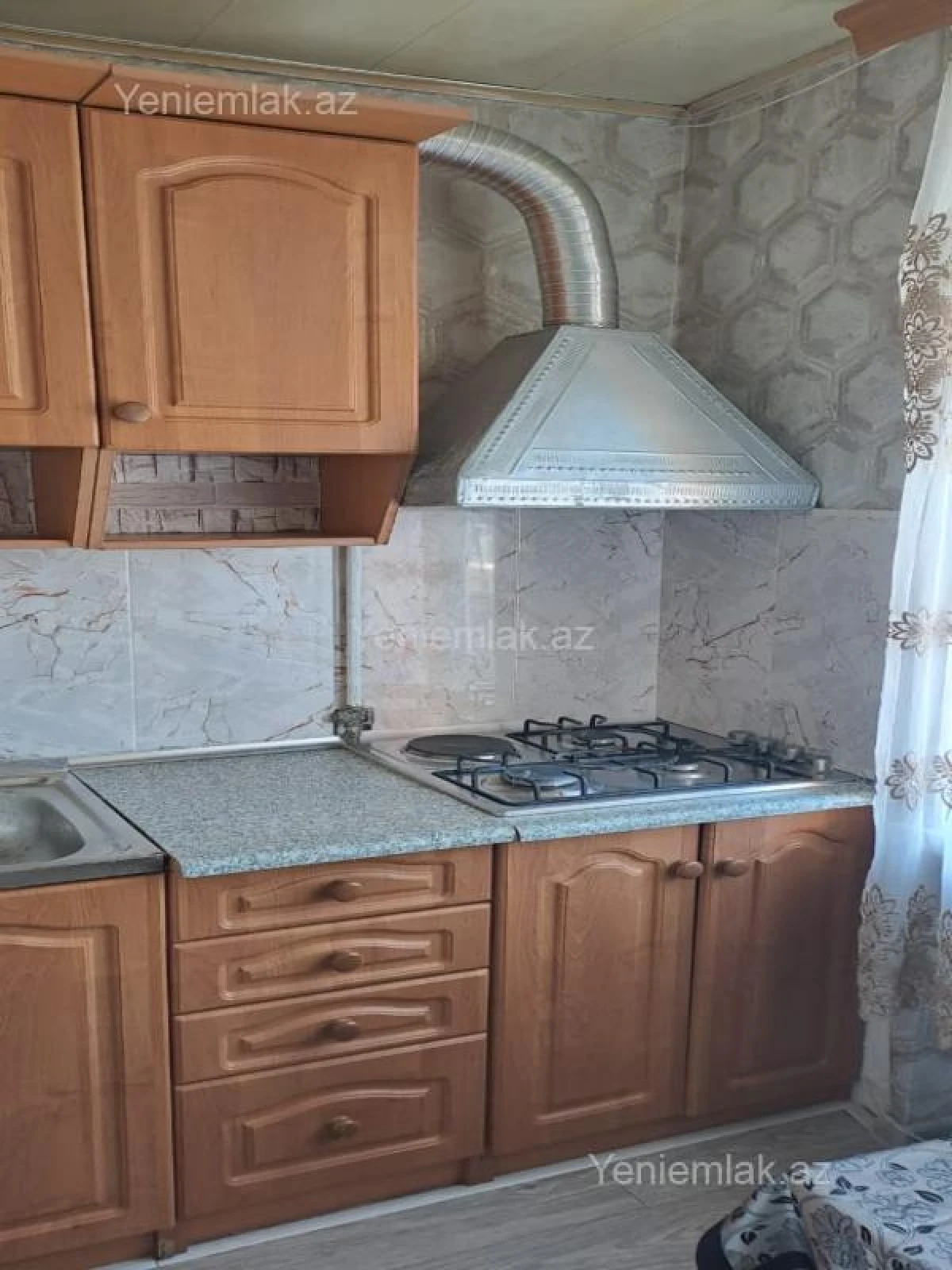 Satılır 1 otaqlı köhnə tikili 33 m²