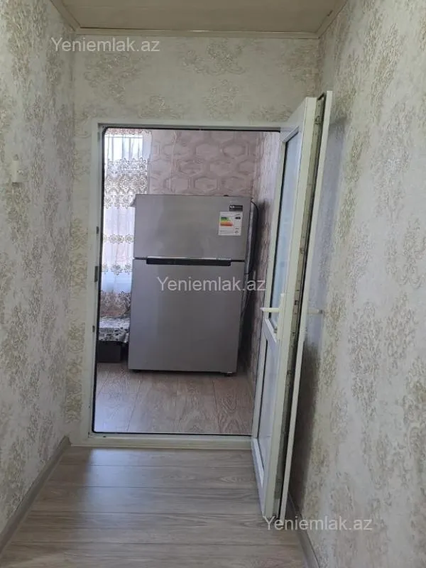 Satılır 1 otaqlı köhnə tikili 33 m²