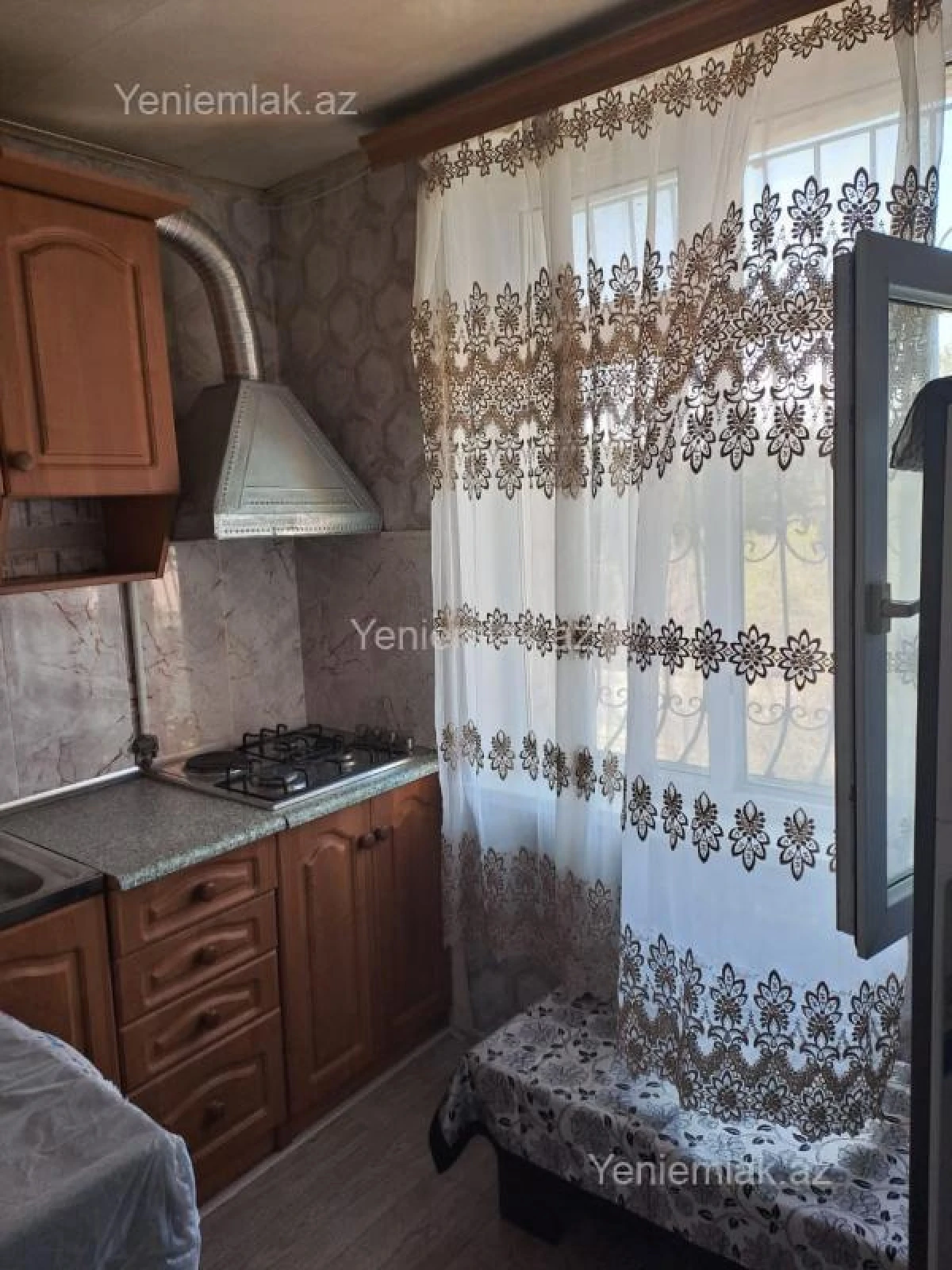 Satılır 1 otaqlı köhnə tikili 33 m²