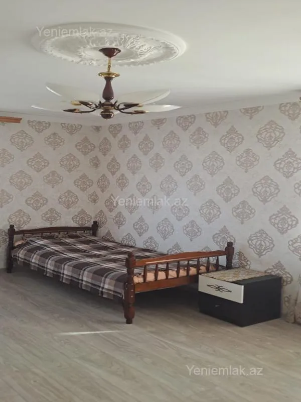 Satılır 1 otaqlı köhnə tikili 33 m²