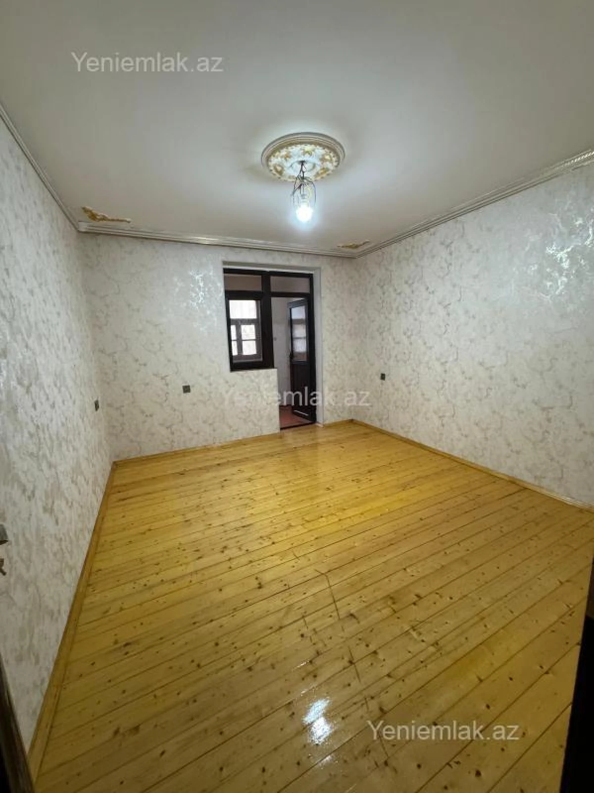 Satılır 3 otaqlı köhnə tikili 55 m²