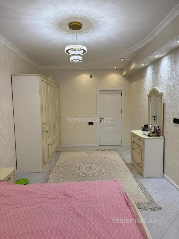 Satılır 4 otaqlı yeni tikili 128 m²