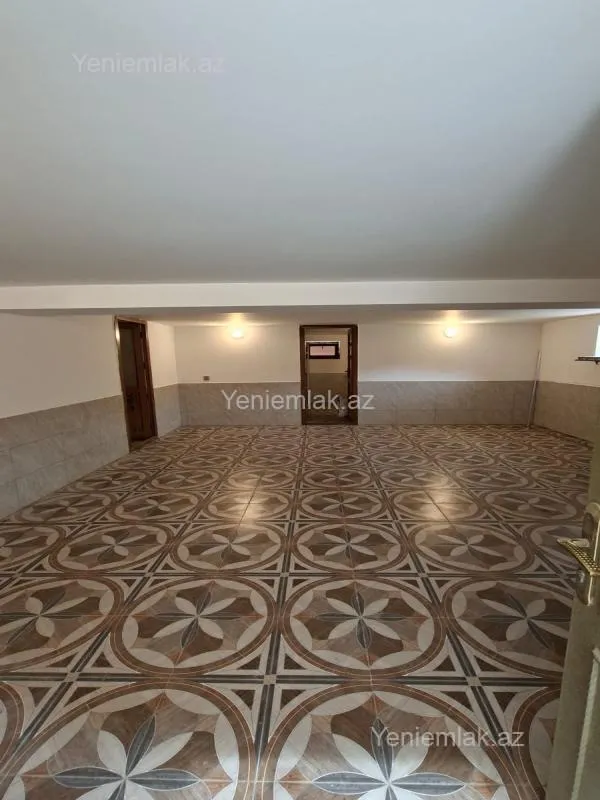 Satılır 8 otaqlı həyət evi 380 m²