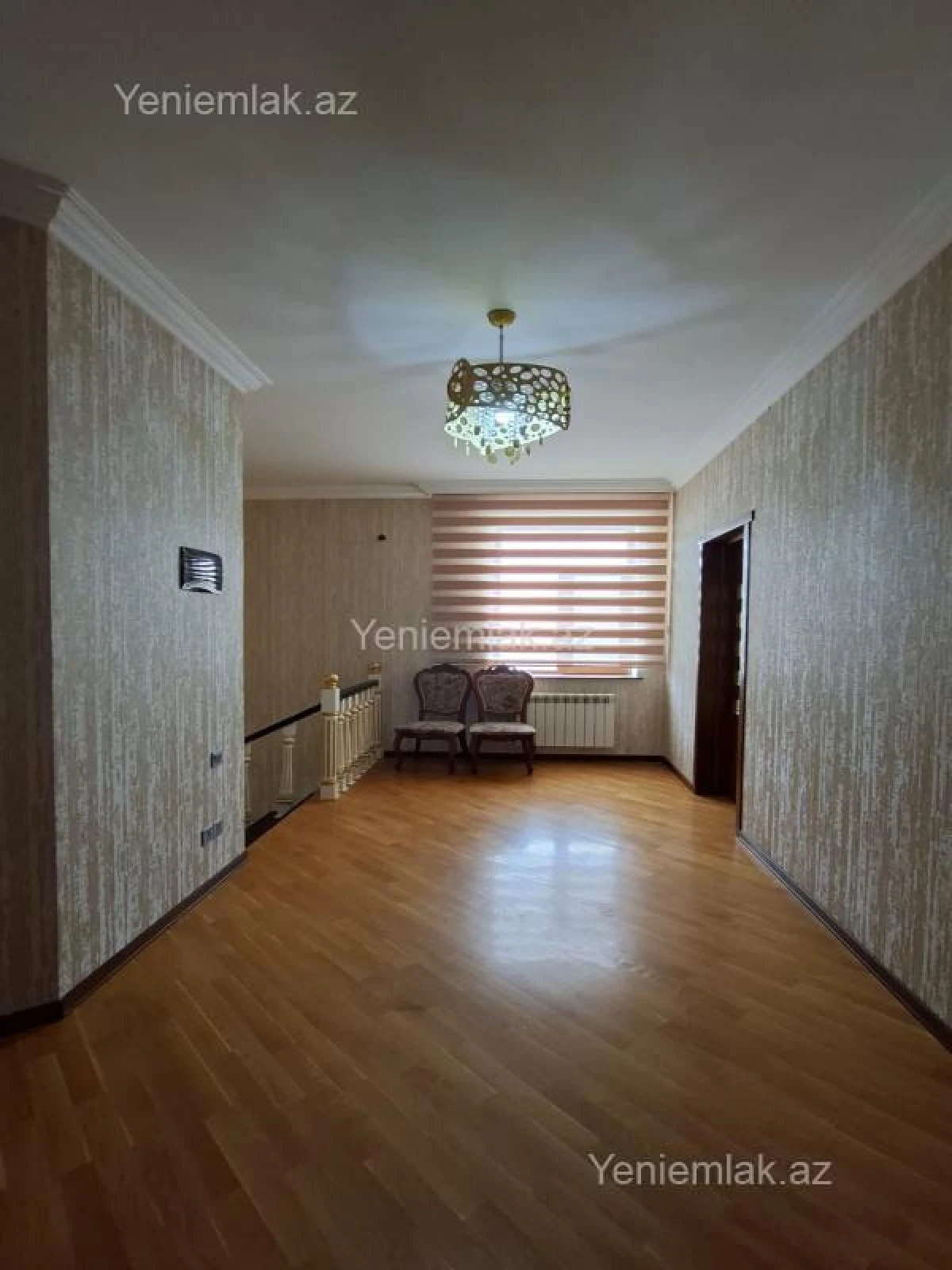 Satılır 8 otaqlı həyət evi 380 m²