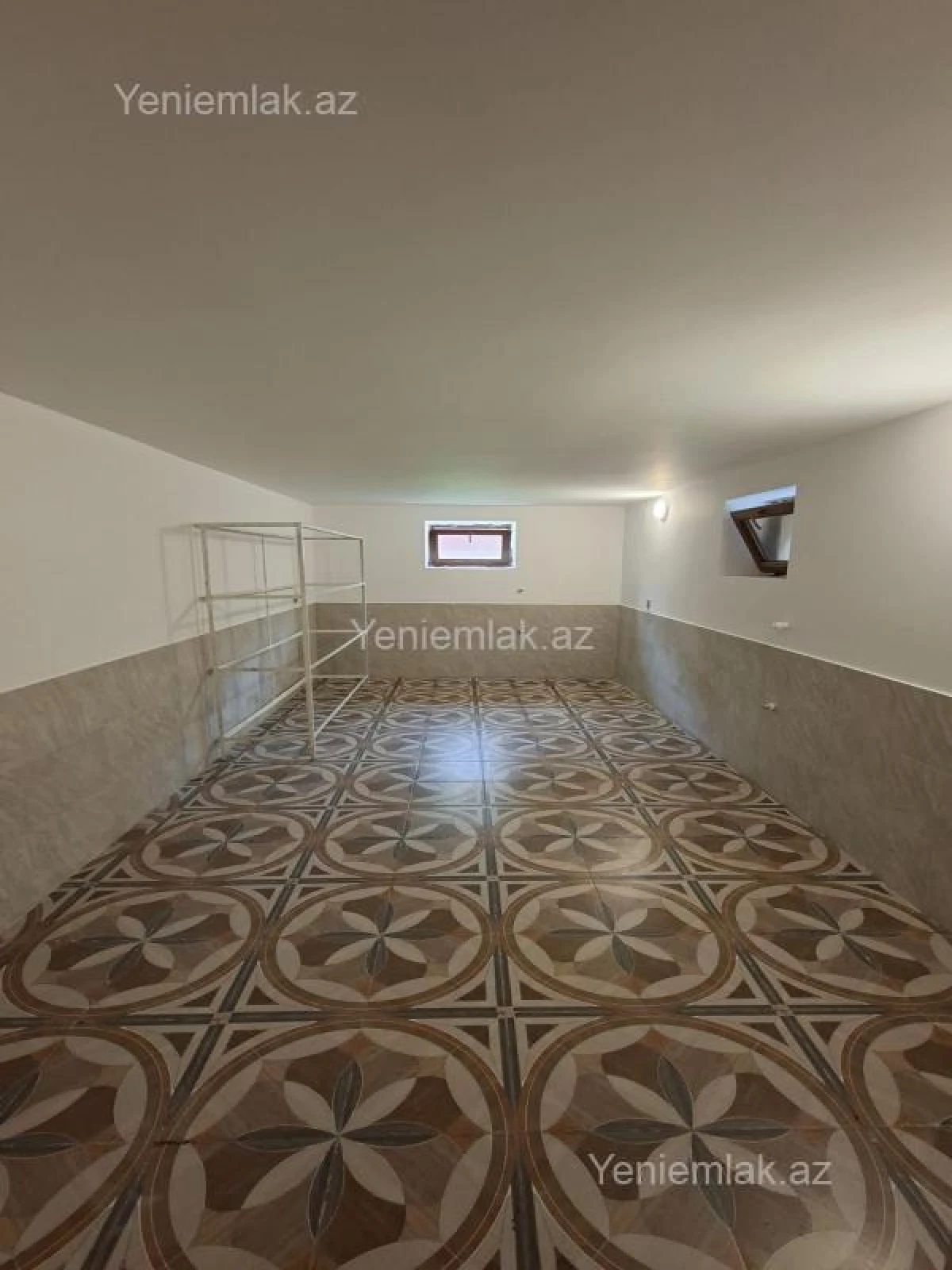 Satılır 8 otaqlı həyət evi 380 m²