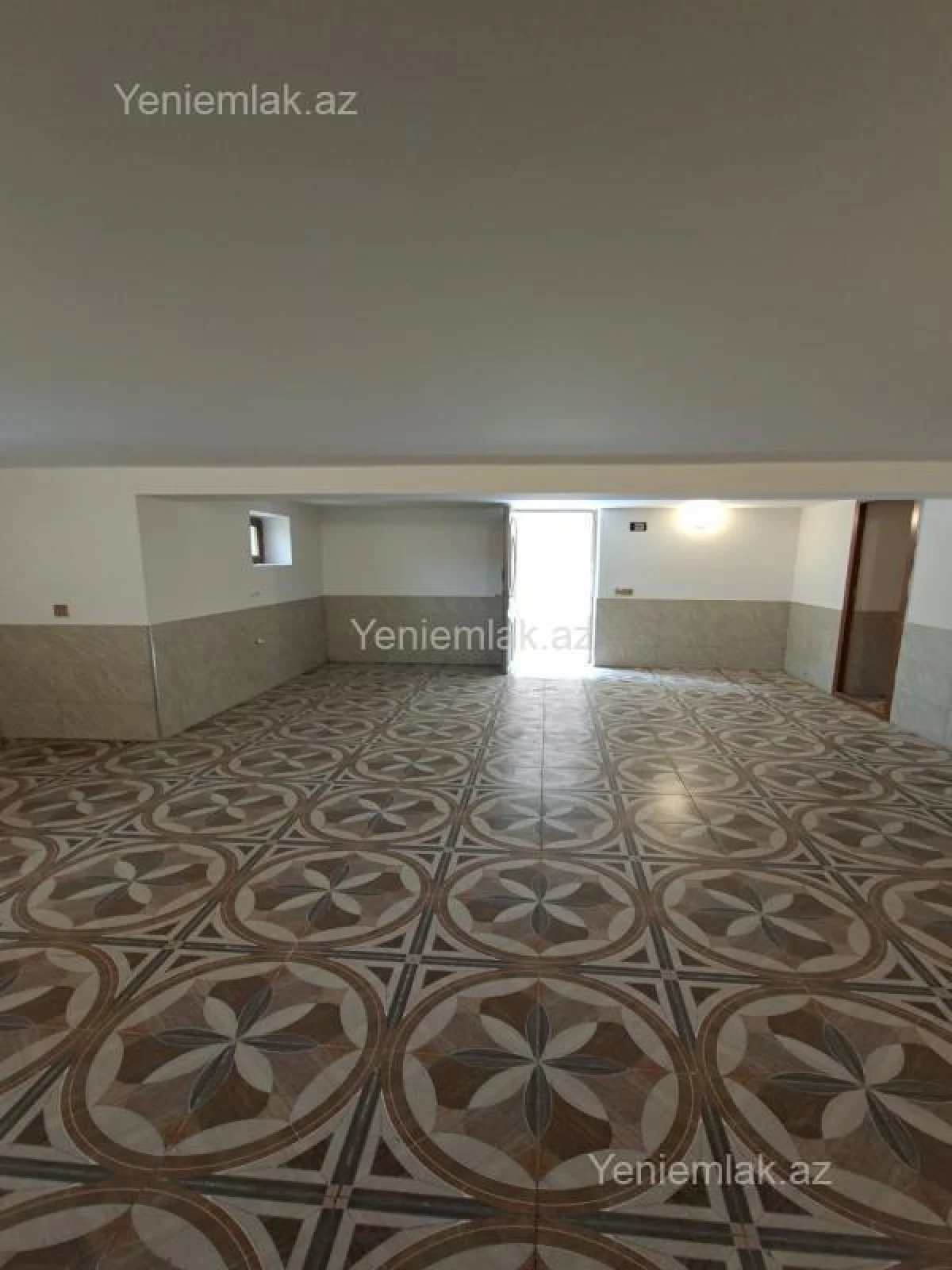 Satılır 8 otaqlı həyət evi 380 m²