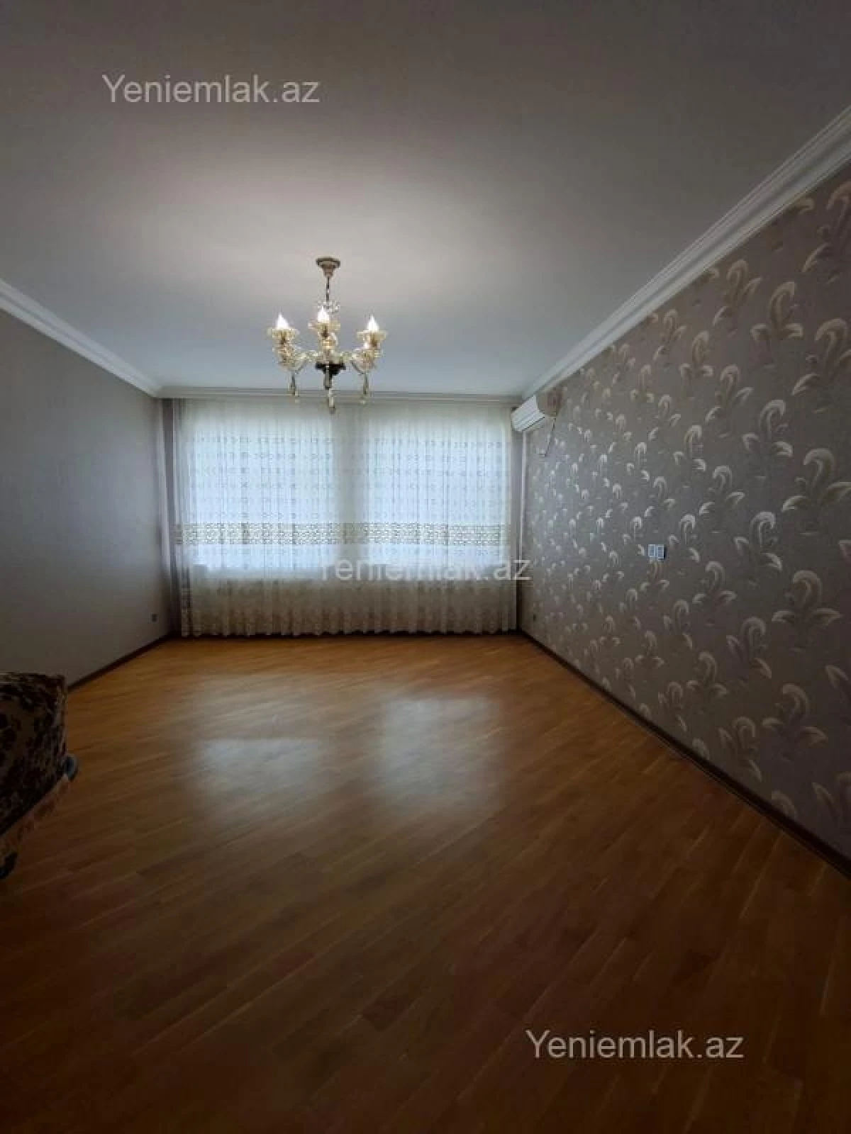 Satılır 8 otaqlı həyət evi 380 m²