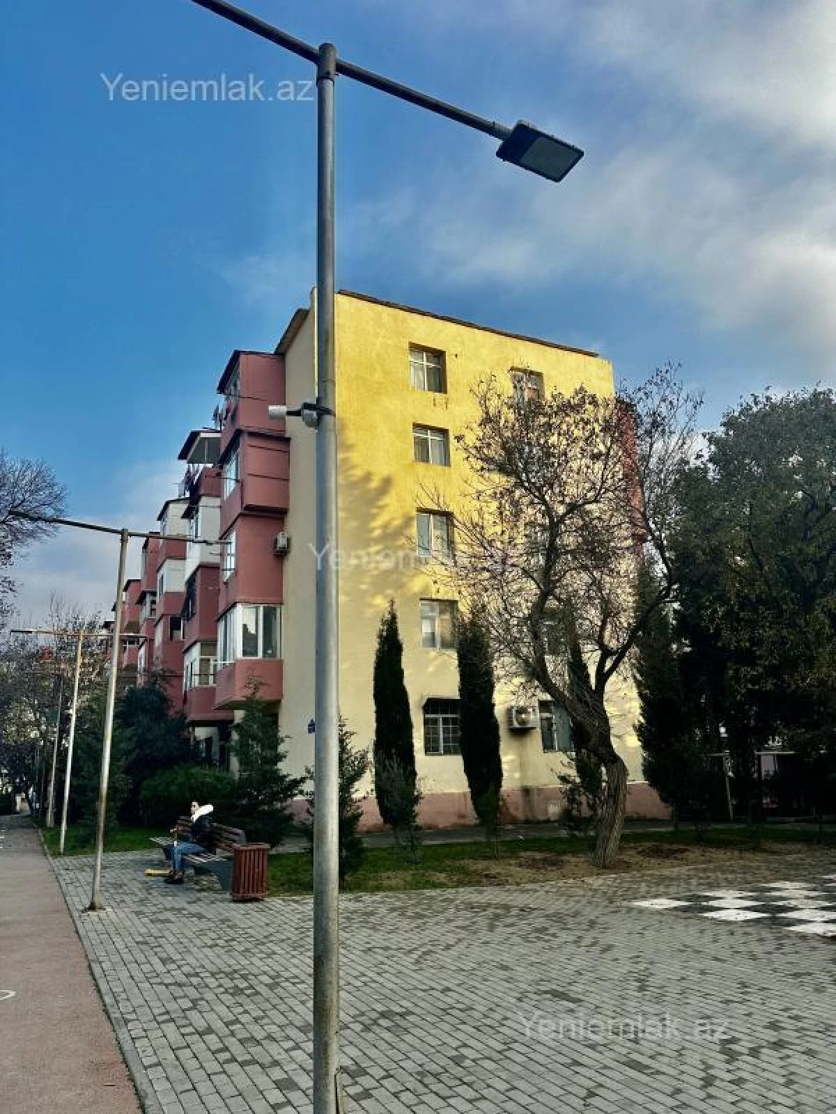 Satılır 2 otaqlı köhnə tikili 51 m²