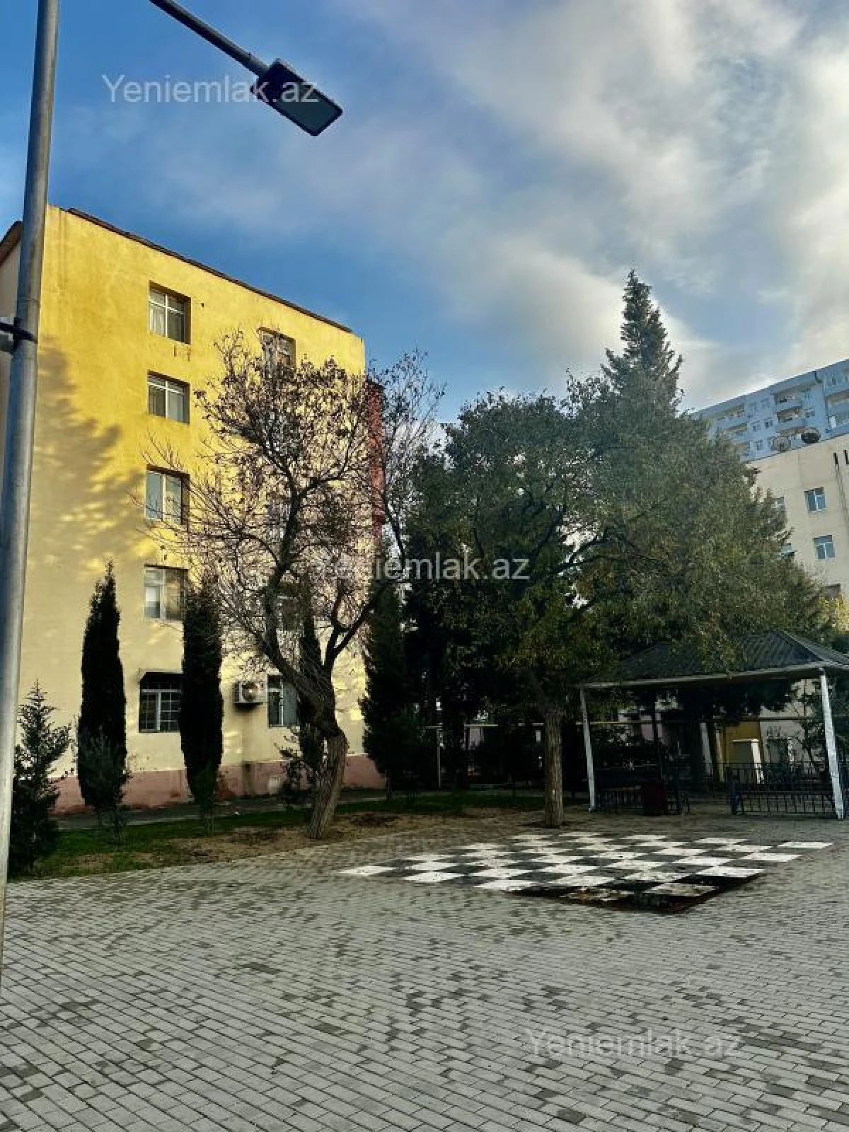 Satılır 2 otaqlı köhnə tikili 51 m²