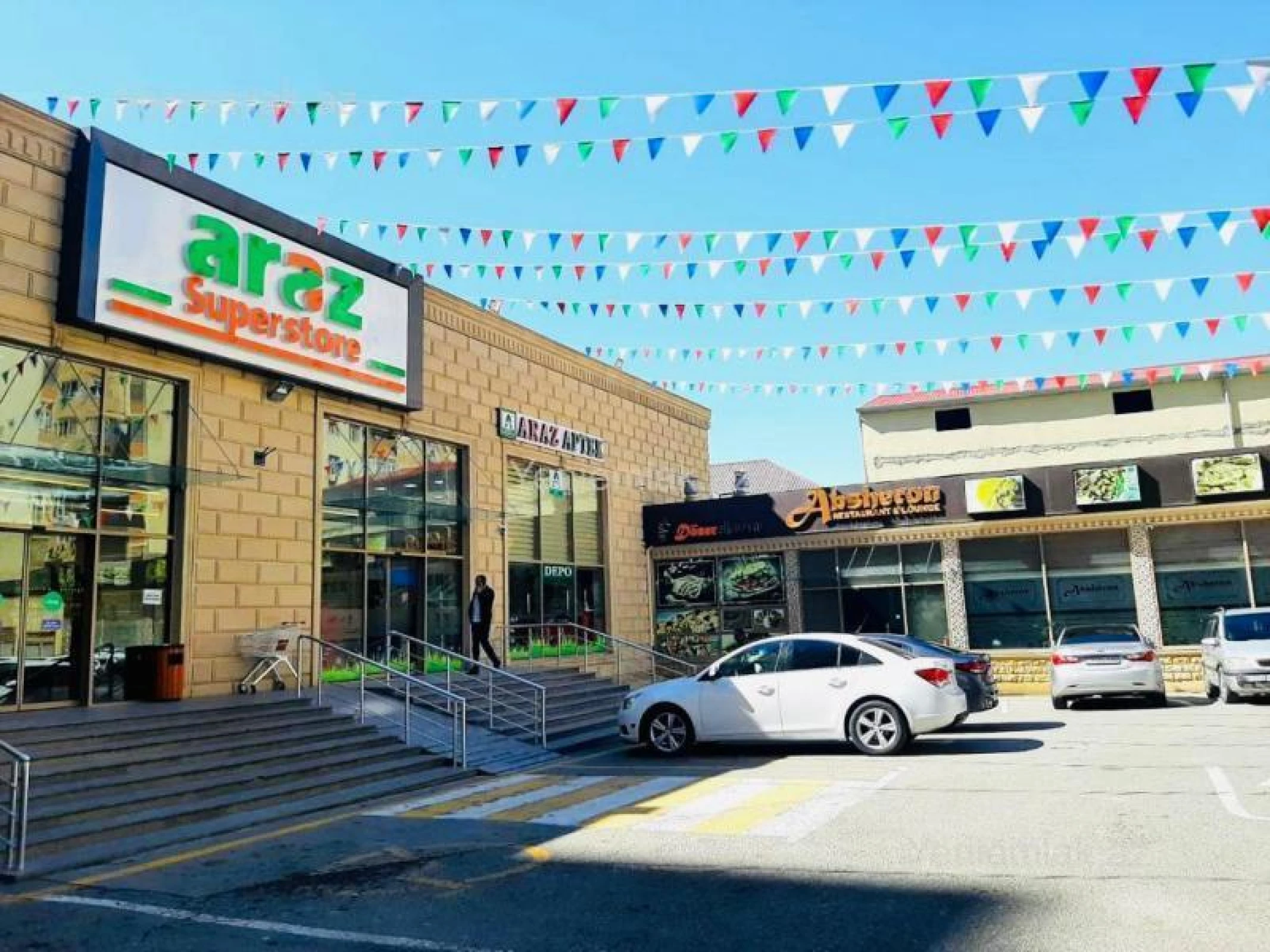 Satılır 2 otaqlı yeni tikili 45 m²